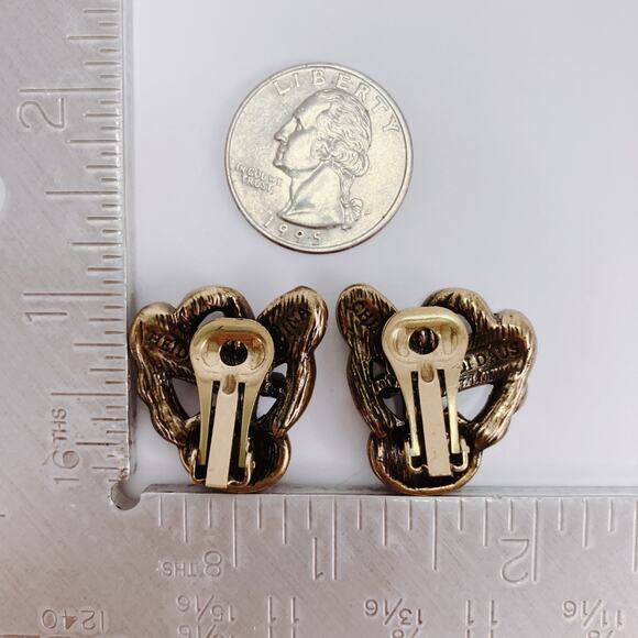 Signed Heidi Daus Gold Tone Colorful Pastel Rhinestone Ribbon Clip On Earrings - Picture 10 of 11